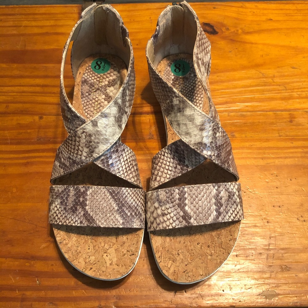 NWOB Adrienne Vittadini sandals